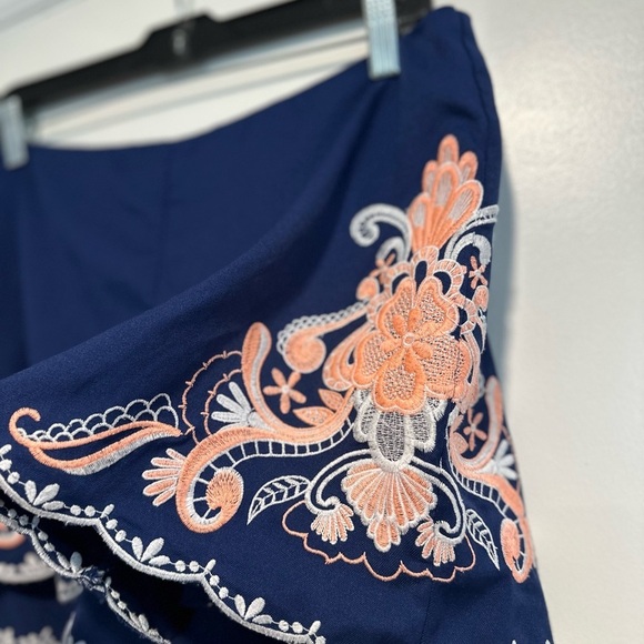 Francesca's Alya Medium Navy and Peach Floral Embroidered Shorts. Scalloped Edge - Picture 8 of 12